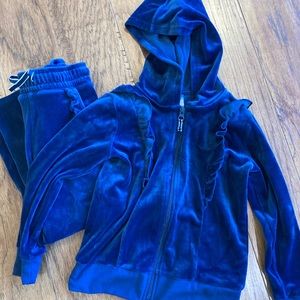 Two piece set with hoodie and pants, girl size 4-5